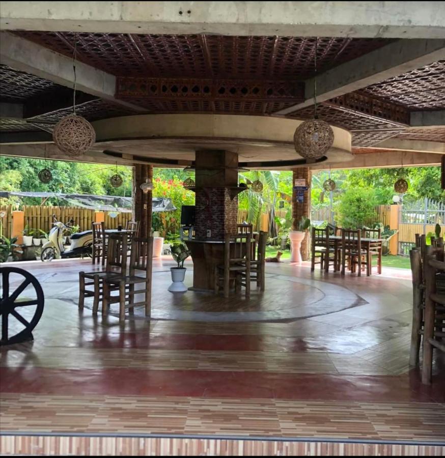 Greenhut Pension & Bar Jagna エクステリア 写真