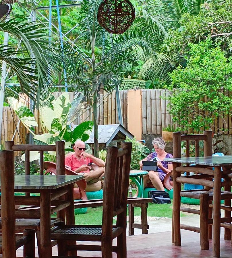 Greenhut Pension & Bar Jagna エクステリア 写真